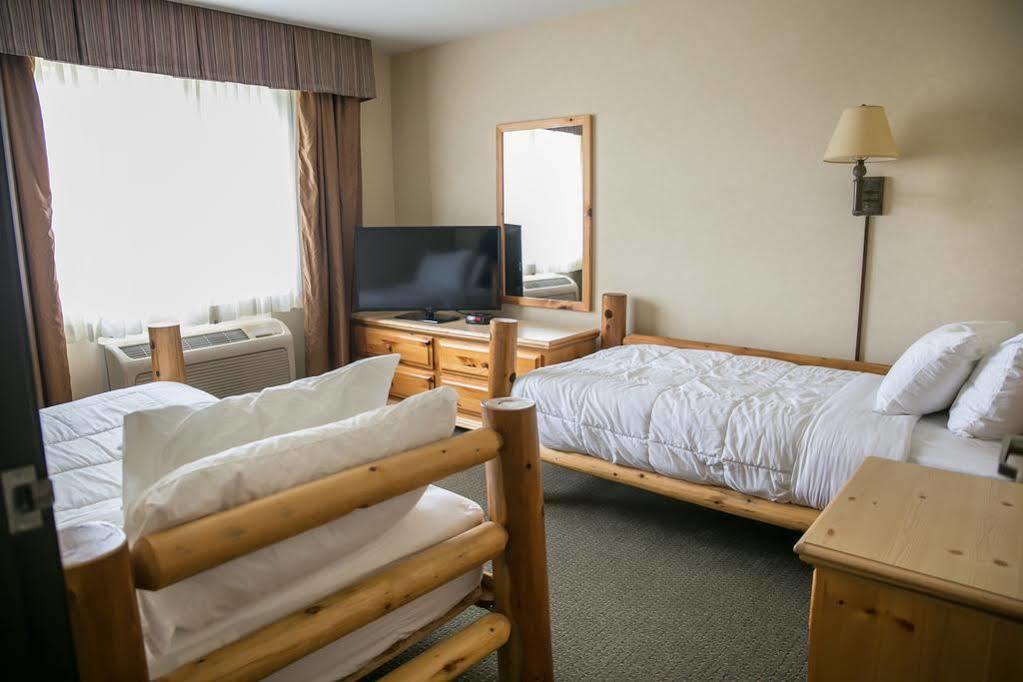 Thumper Pond Resort Ottertail Kültér fotó